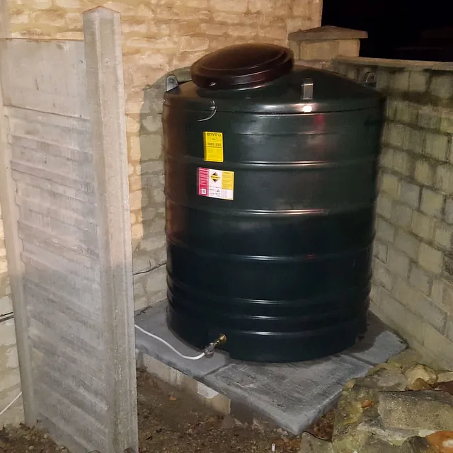 Vertical plastic tank
